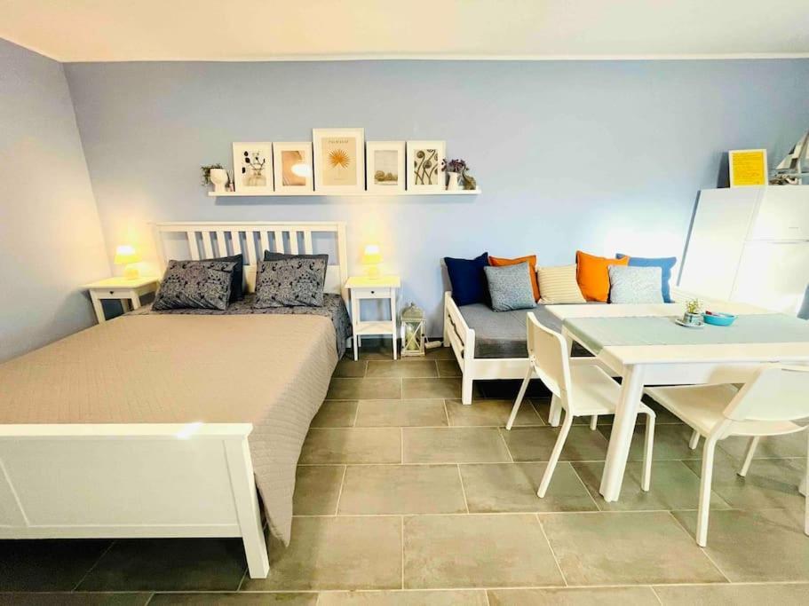 Cozy, Newly Renovated Apartment In Gavrio. Exterior foto
