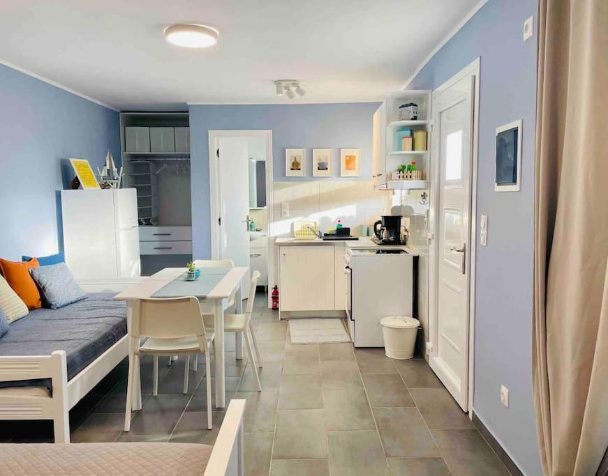Cozy, Newly Renovated Apartment In Gavrio. Exterior foto
